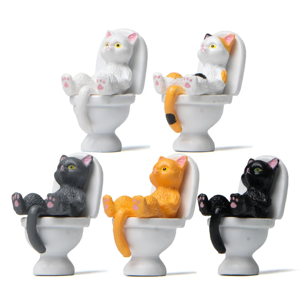 Cat on Toilet Resin Home Decoration Action Figure Dollhouse Landscape Accessories Fairy Garden Miniatures Desktop Model Ornament