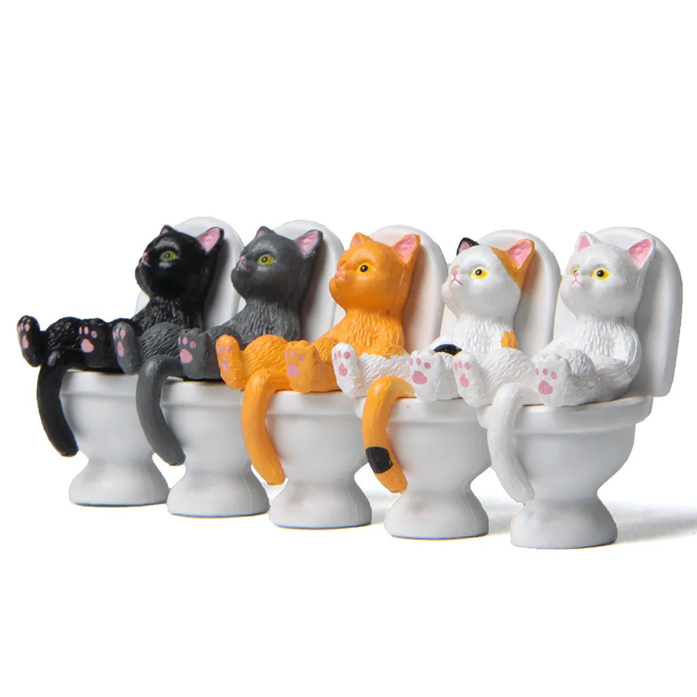 Cat on Toilet Resin Home Decoration Action Figure Dollhouse Landscape Accessories Fairy Garden Miniatures Desktop Model Ornament