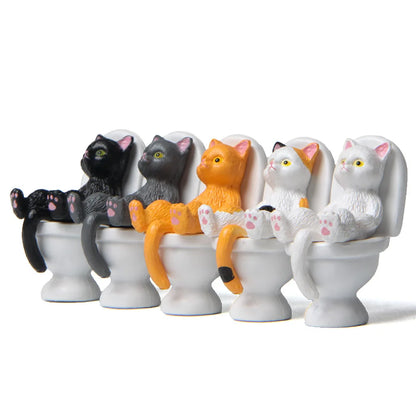 Cat on Toilet Resin Home Decoration Action Figure Dollhouse Landscape Accessories Fairy Garden Miniatures Desktop Model Ornament